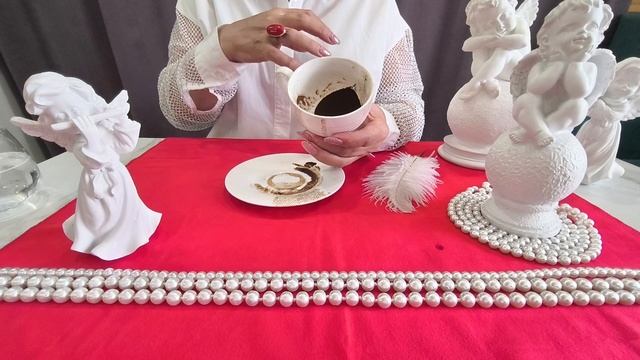 🫣Мужик следящий за вами.🧐Его мысли?Гадание на кофейной гуще