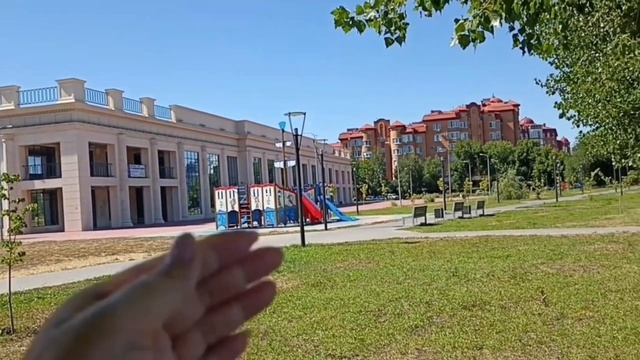 Гуляю по набережной  Астрахани🤗🏬🌳🌲