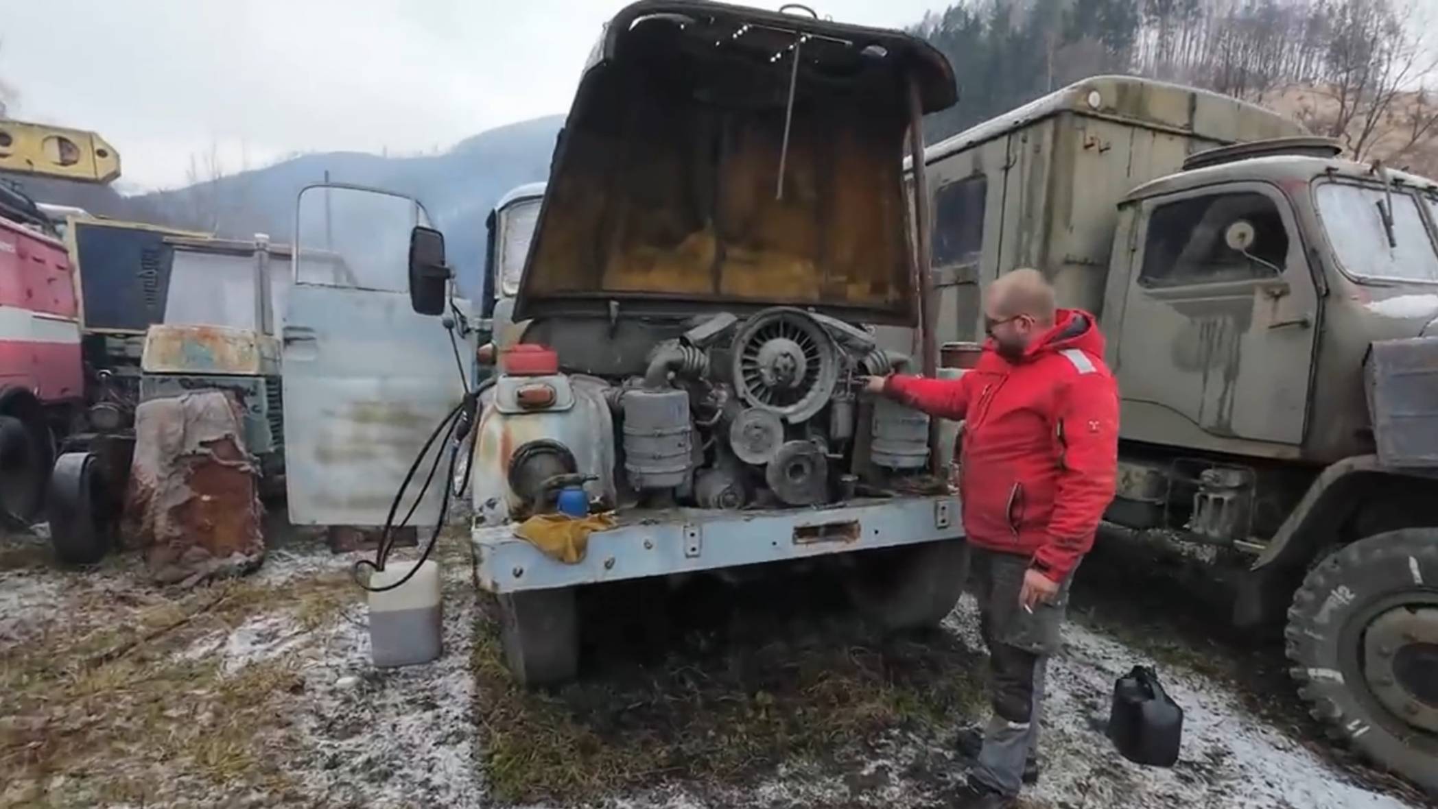 Мощь! Запуск в мороз старого двигателя 12.8 литра! #2