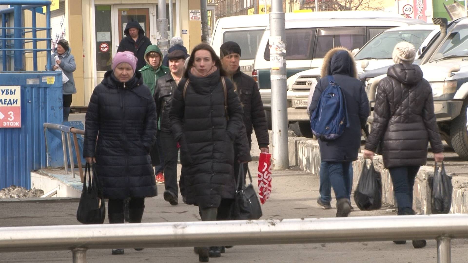 НЕ АФИШИРУЮТ МЕСТО РАБОТЫ