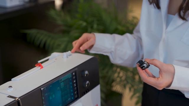 НОВАЯ BERNINA B790 PRO швейно - вышивальная машина