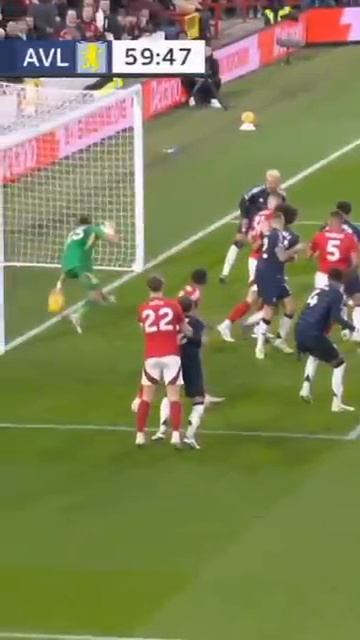 EMI MARTINEZ HOW DID YOU SAVE THAT？! ✋🤯