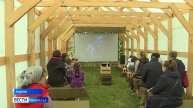 В микрорайоне Глинки открылись летний кинотеатр и чайная