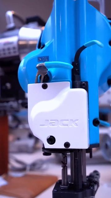 Наши бестселлеры - вертикальные раскройные ножи бренд