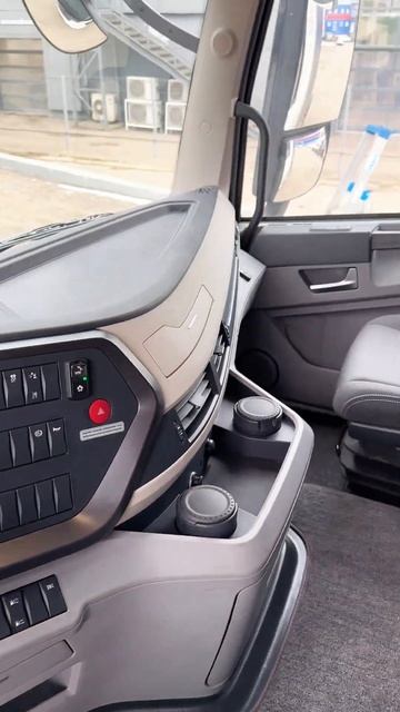Тягач Dongfeng KX 4x2 в деле. Обзор
