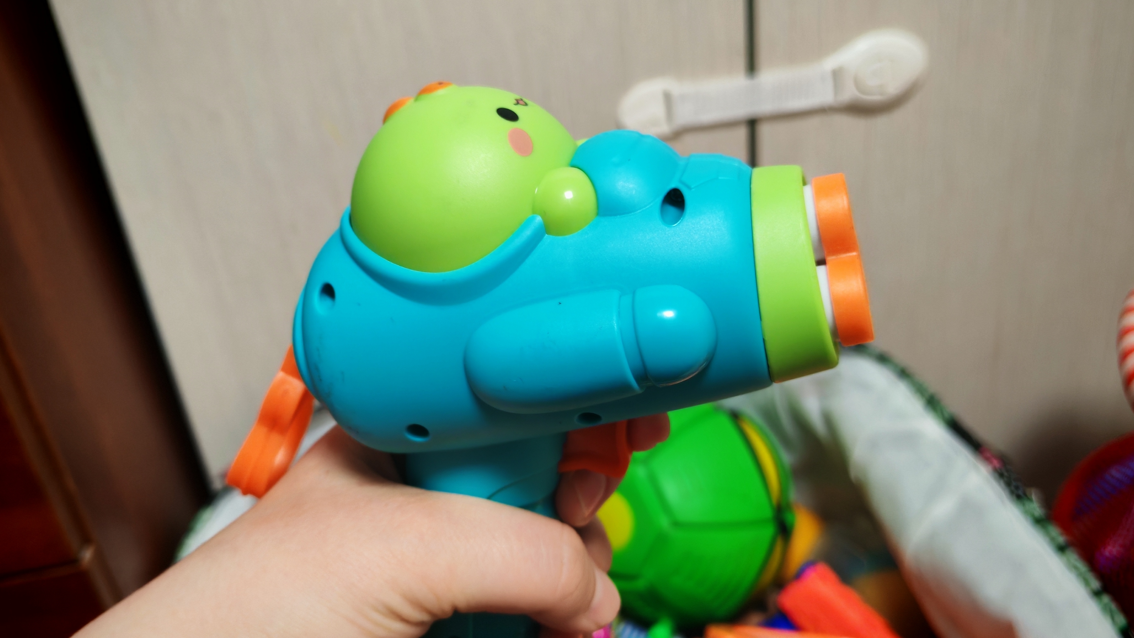 играем в детские игрушки