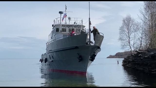 Байкал. Танхой. У вас лампочка на маяке светит? Мы не знаем. Сейчас проверим!