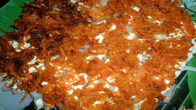 Салат с маринованным луком