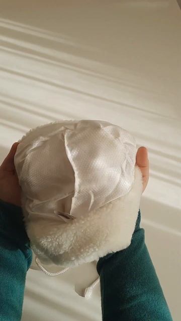 Шапка ушанка женская из овечьей шерсти белая