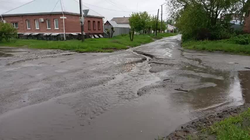 В Троицке дождь.