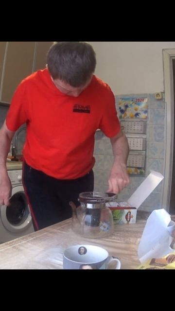 Завариваю чайник  Вроде бы ничего сложно,но с ДЦП и гип