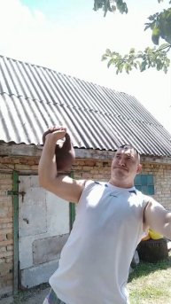 жим гири 32 кг на 20 раз