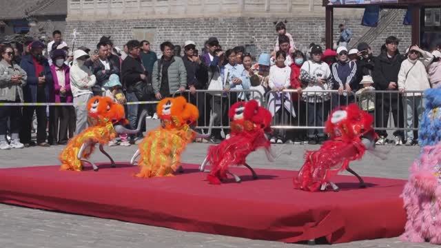 🤖Роботы исполнили танец львов на Великой Китайской стене