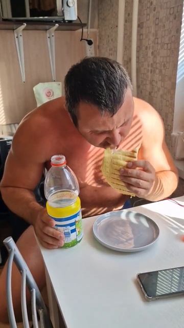 Второй завтрак.