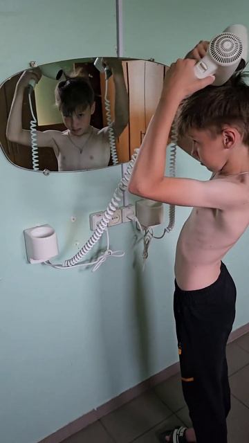 Турбо режим🤣😂 Нєкіт тебе не здує двома фенами відра?
