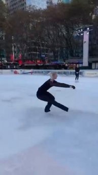figure skating at bryant park ⛸️✨ #figureskating #figureskater #bryantpark #newyorkcity #iceskating