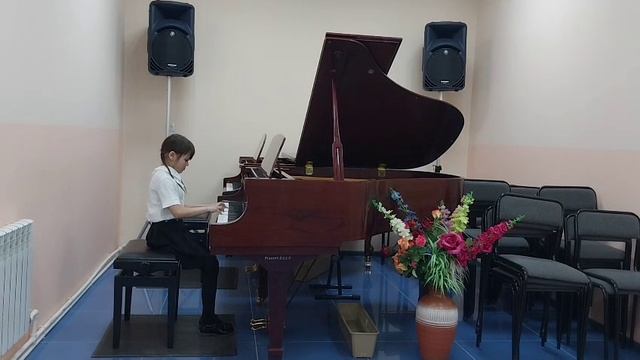 Попова Эвелина К. Лонгшамп-Дружкевичова -Полька (1 кл. 7 лет)