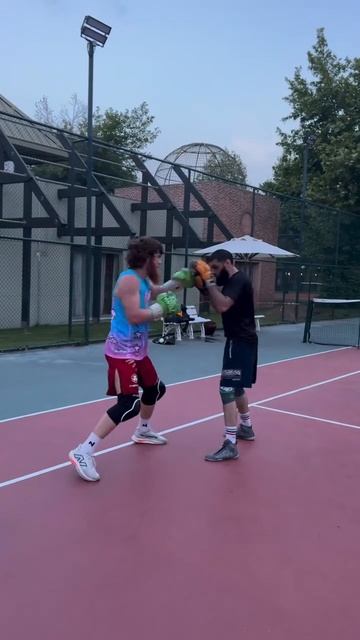 🔥Шара Буллет, как всегда, показывает высокий уровень ударной техники.