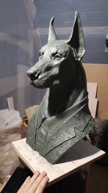 Скульптура собаки