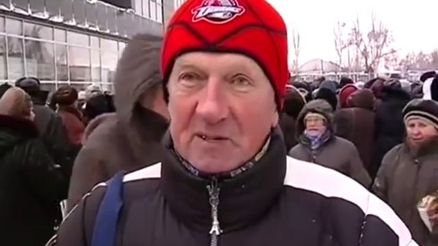 Штаб Рината Ахметова открыл пункт выдачи гуманитарно?