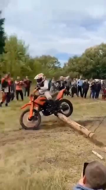 Dear masters, how should I go about this？ # Motorcycle#Dangerous moves please do not