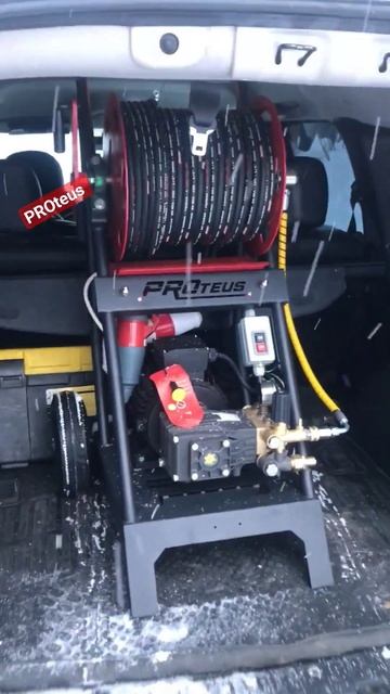 Машинка PROteus E 200/15 с электрическим двигателем удобно у?