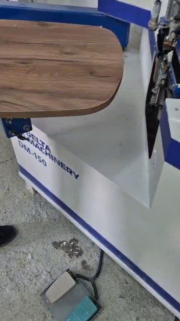 Снятие свесов кромки на DELTAMACHINERY DM-150