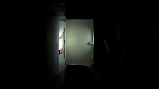 Фонарь-брелок FENIX E06R