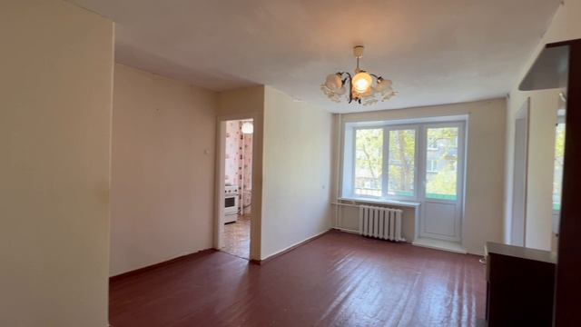 В продаже двухкомнатная квартира по адресу: Волхов, Калинина, дом 13