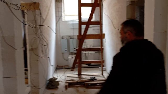 обзор дома из газоблока, фундамент обратная чаша 12-05-2025