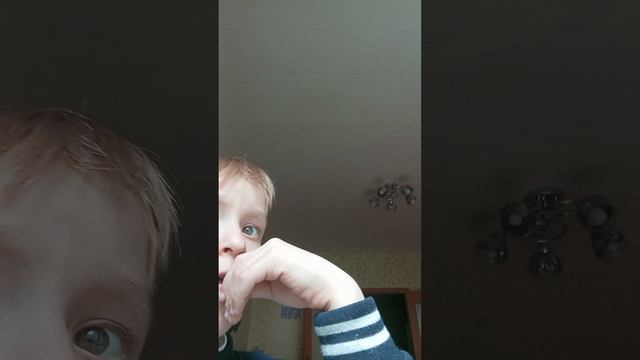я с ним я сниму когда-нибудь что я в самолёте лечу в какую-то страну., точка, точка,