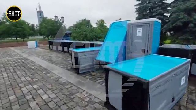 Кадры биотуалетов, чуть не убивших москвича