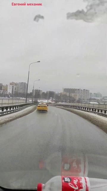 Автоматическая подача воды на лобовое стекло!