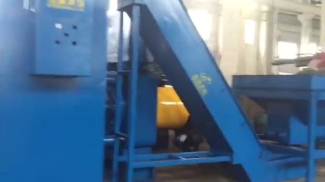 Прессование металлической стружки на брикетировочном прессе WBJ-630