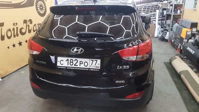 Продам Hyundai ix35 2013г. 2L (150л.с.) Полный привод 4х4. Коробка автомат. Родной окрас. 1 владелец