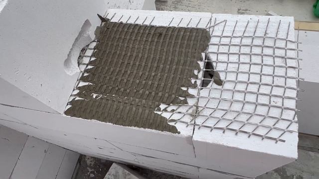 Стены первого этажа двухэтажного дома из газоблока Ст