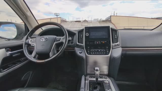 Toyota Land Cruiser 200 4.6 AT (309 л.с.) 4WD