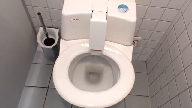 Прикол крутой унитаз.