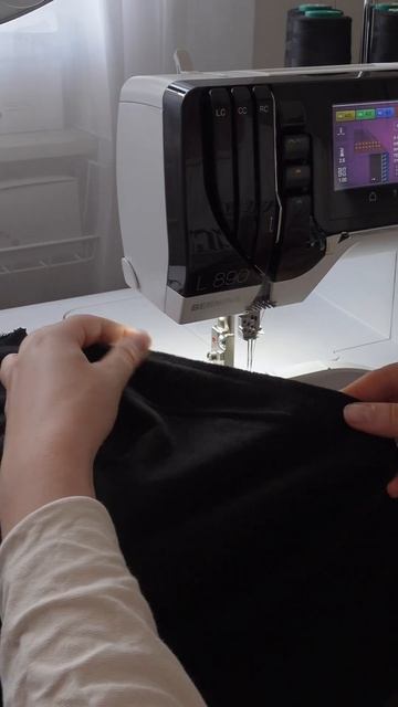 Тестирую окантовыватель BERNINA