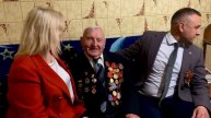 Представители Приморского края поздравили ветерана с Днем Победы