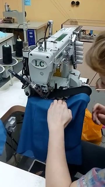 Швейный автомат для вшивания широкой резинки в пояс