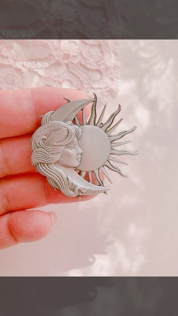 JJ / JONET JEWELRY Брошь "Девушка Луна и Солнце"