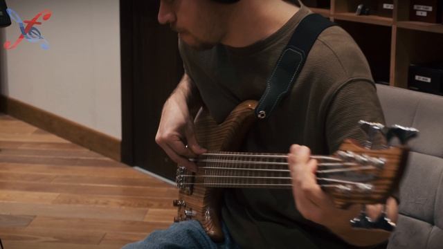 Трек 12 "Jonny"