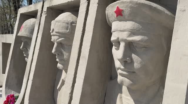 Братская могила советских воинов, расположенная в парке Воинской доблести города Крымска