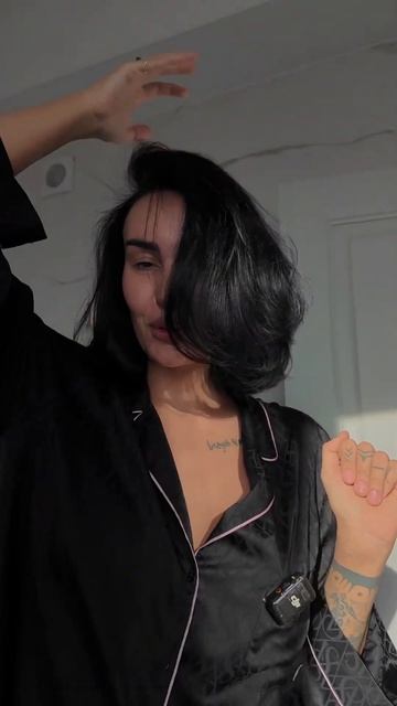 Корячка обирає фен браш KS в @ksuu__store  #укладка #hairstyle #зач?