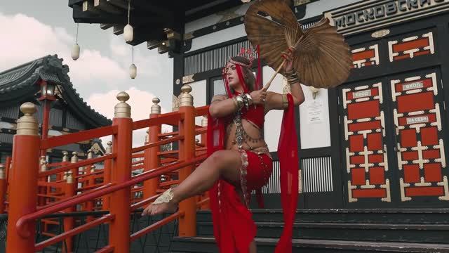 Anna Poznanskaya - Umbrella