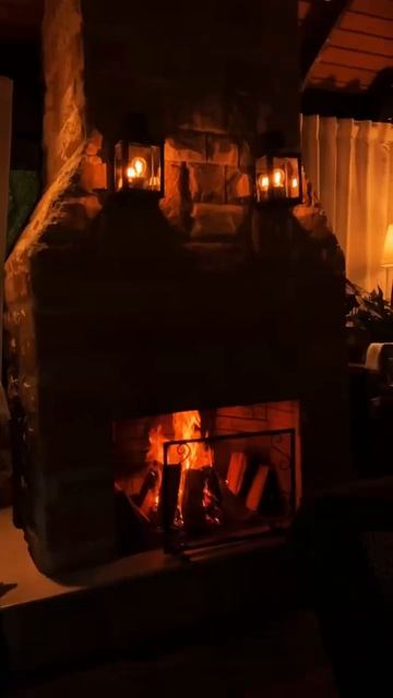 В дождливую погоду камин придает уют и тепло 🧡 #shorts #tra