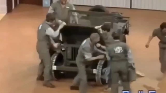 Та самая знаменитая сборка автомобиля Willys Jeep за 4 минуты. На сборку уходит меньше времени