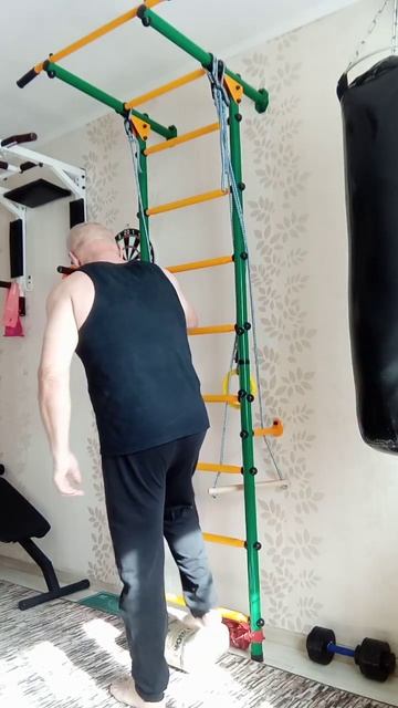 Махи ногами от коксоартроза.😁