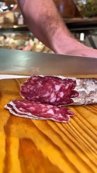 Нарезка колбасы завораживает #food #кухня #еда